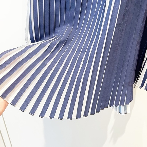 BNWOT Club Monaco pleated tank - Picture 11 of 11